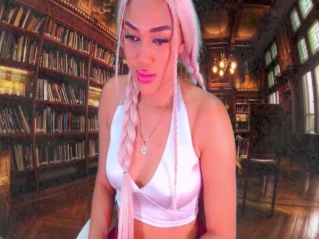 Live sex webcam photo for Scarlett_1801 #260346712