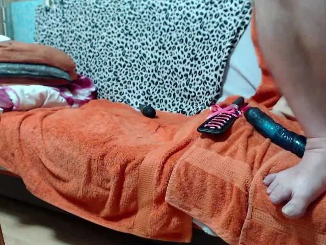 Live sex webcam photo for PaarHotHot #241259150