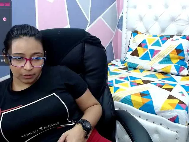 Live sex webcam photo for Secretalyson #243565251