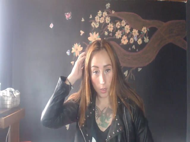 Live sex webcam photo for Scarlet_tatto #257133159