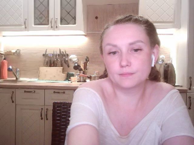 Live sex webcam photo for JaneGrey111 #252651781