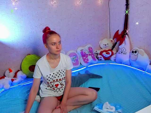 Live sex webcam photo for KiraLiLime #287990050