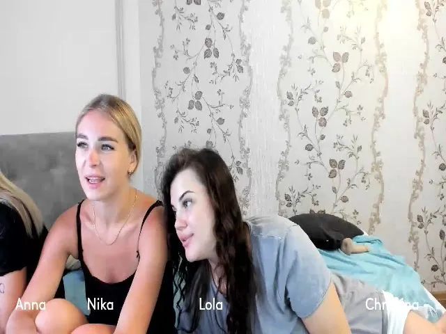 Live sex webcam photo for SweeetBerrry #263023251