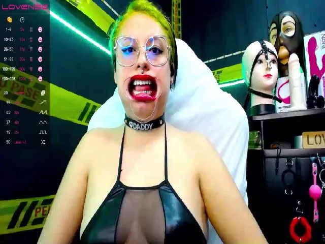 Live sex webcam photo for Rubi_slave #259890094