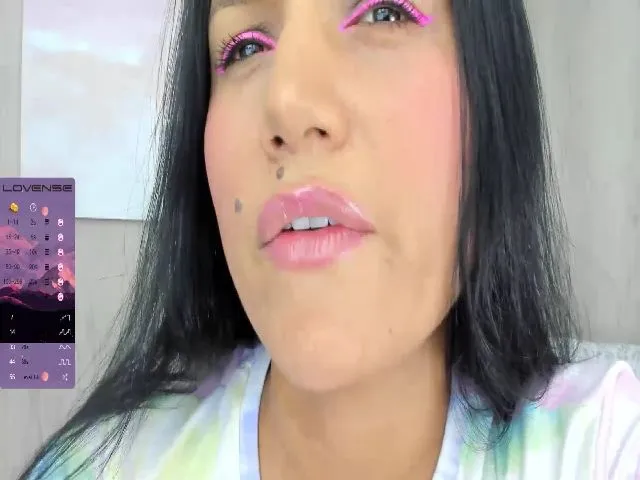 Live sex webcam photo for Jimena_saenz #256519735