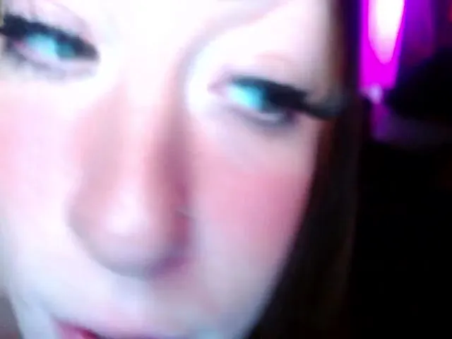 Live sex webcam photo for LoveKylie #254688945