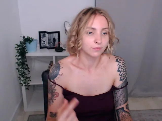 Live sex webcam photo for SammerHottie #255142983