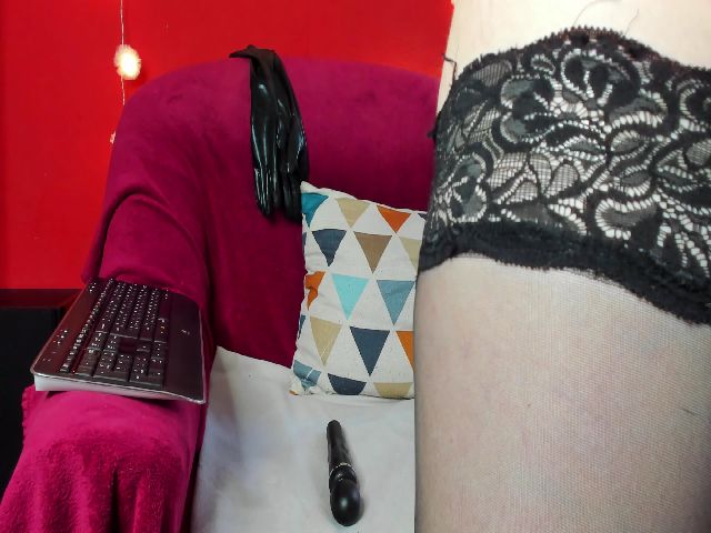 Live sex webcam photo for Troya_LUV #262061800