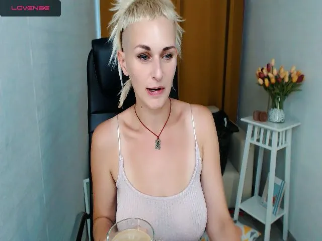 Live sex webcam photo for XJG99 #258133643