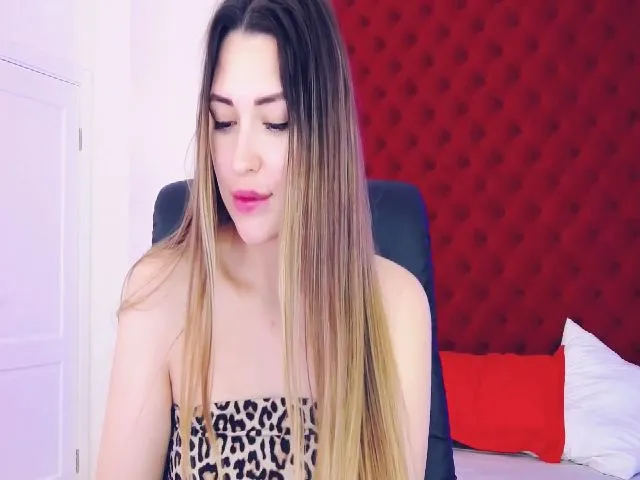 Live sex webcam photo for MillaLoves #255877894