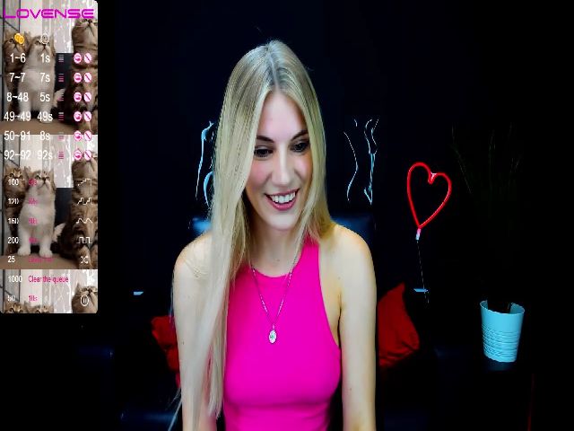 Live sex webcam photo for LiliManchest #262178838