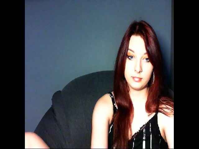 Live sex webcam photo for VirginLuna18 #253452834