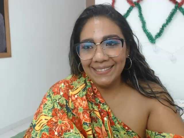 Live sex webcam photo for IndianMama #240902419