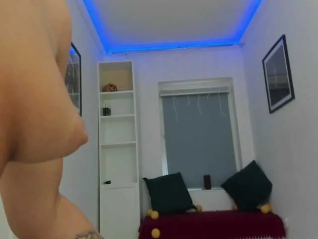 Live sex webcam photo for karablair #240986018