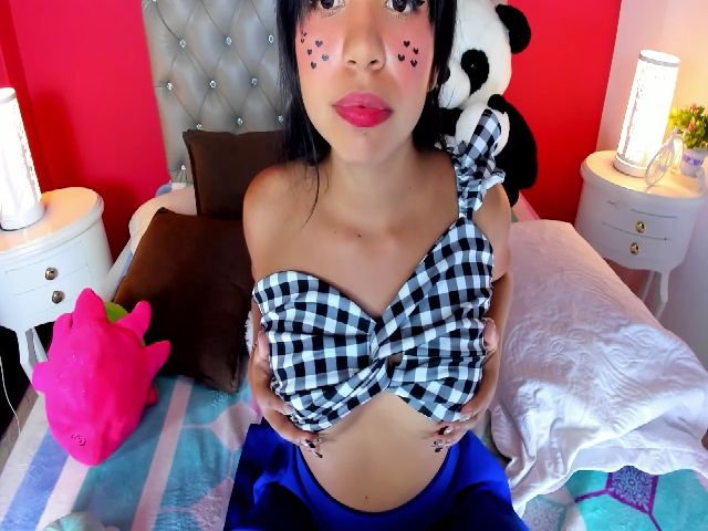 Live sex webcam photo for KateMoore3 #257267235