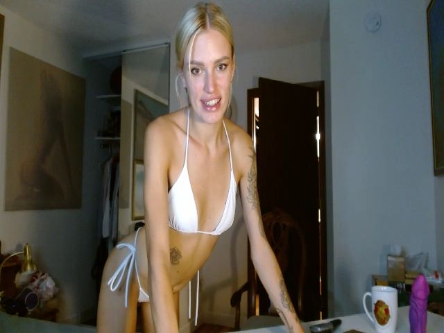 Live sex webcam photo for Ohbabykelly #265314042