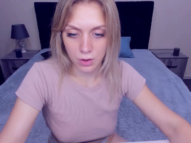 Live sex webcam photo for MeganKind #254737652