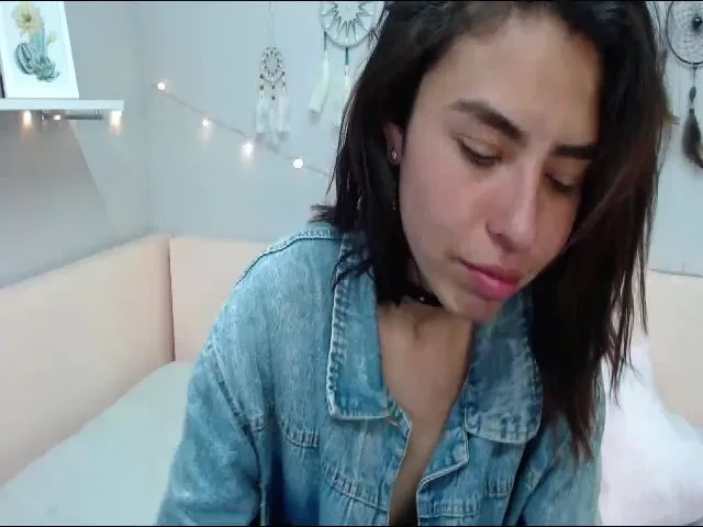 Live sex webcam photo for Cathryskyy #256236836