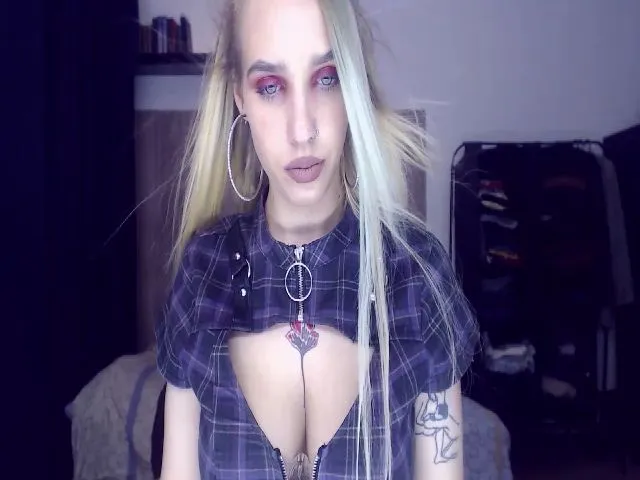 Live sex webcam photo for Miss_Linda_ #287885840