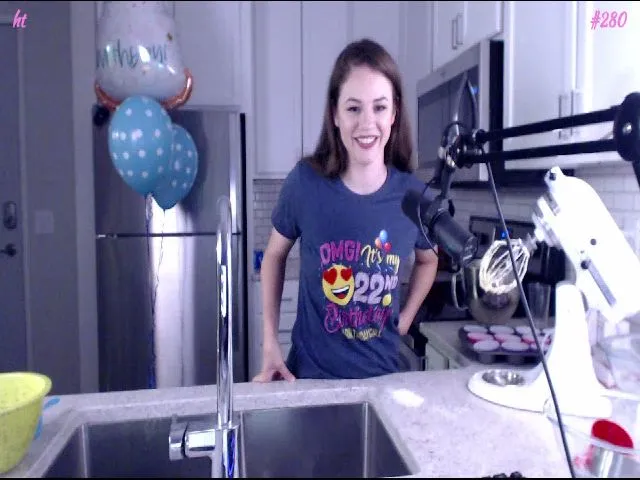 Live sex webcam photo for Sophelia #257941386