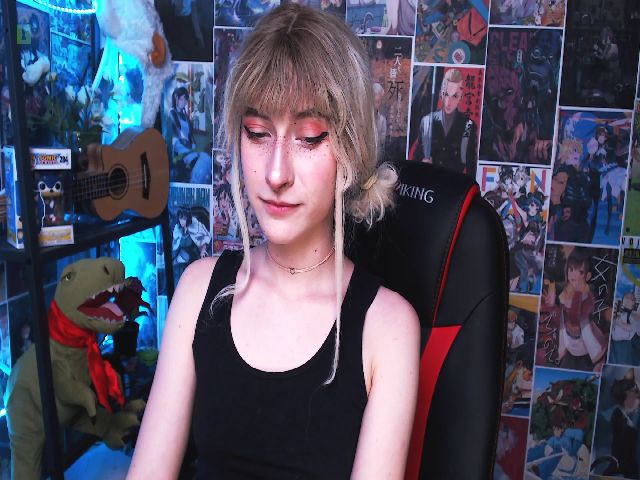 Live sex webcam photo for Manarose27 #260147565