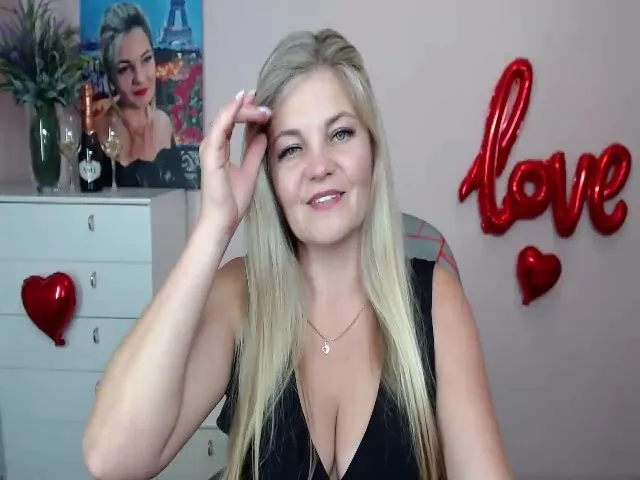 Live sex webcam photo for Next_ToMe #265248556