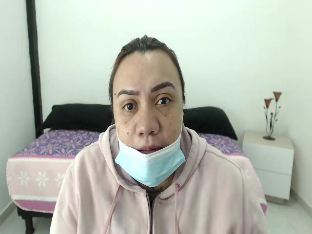 Live sex webcam photo for KimmyStone #262064055