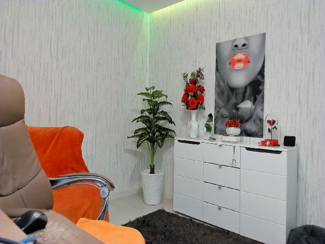 Live sex webcam photo for SecretDesire0 #253637098