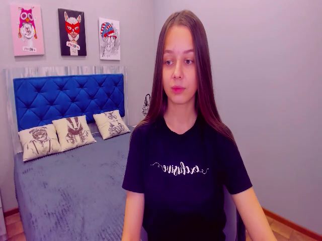 Live sex webcam photo for LianaWild #265403607