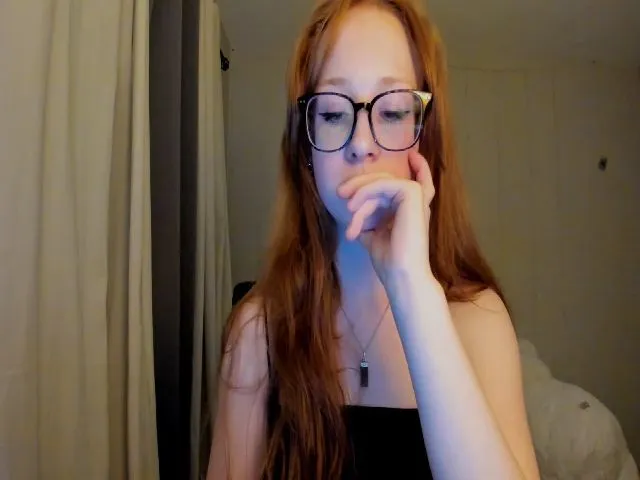 Live sex webcam photo for Haileystormxo #252337645