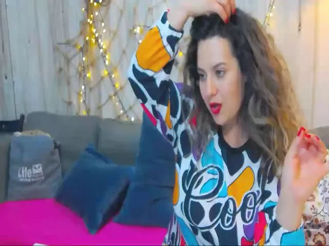 Live sex webcam photo for CurlyVibe #261618278