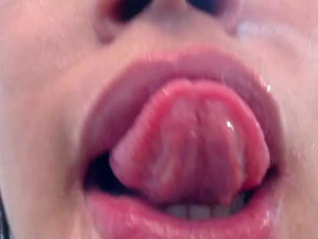 Live sex webcam photo for LucianaO #250161097