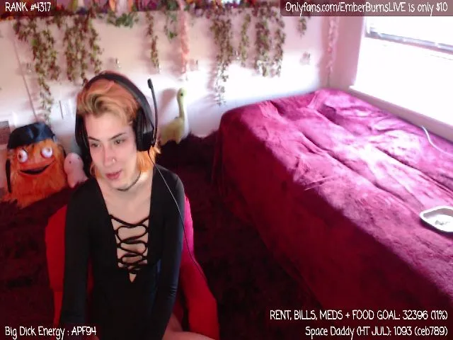 Live sex webcam photo for EmberBurns #254671393