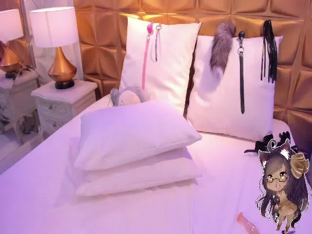 Live sex webcam photo for CandyLaw_ #254546185