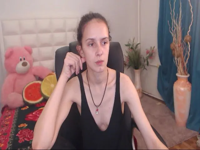 Live sex webcam photo for IrisNichols #264489054
