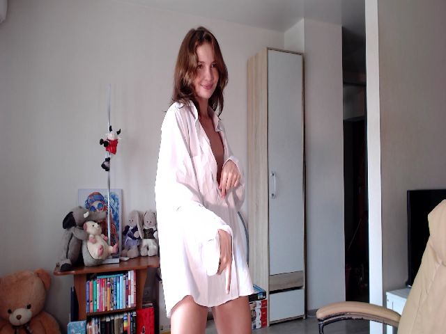 Live sex webcam photo for HoneyIAmHome #257349204