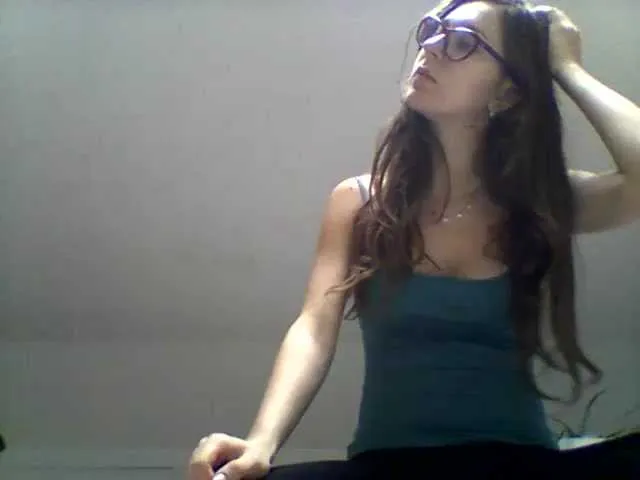 Live sex webcam photo for Emmi-li #240975534