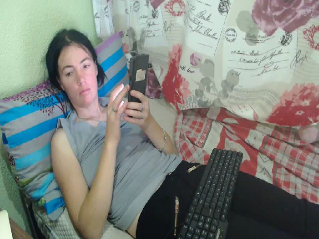 Live sex webcam photo for HOT_JULLYXXX #255935043