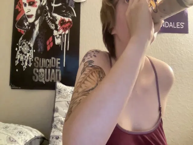 Live sex webcam photo for CandyBurger #253454721