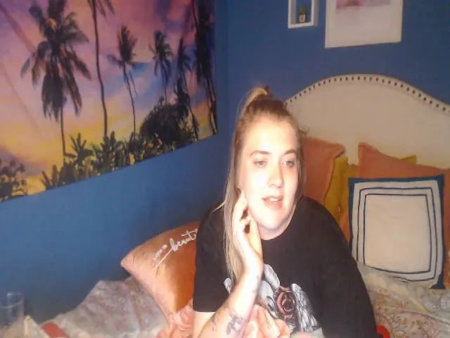 Live sex webcam photo for SnowWhiteXxxx #255203742