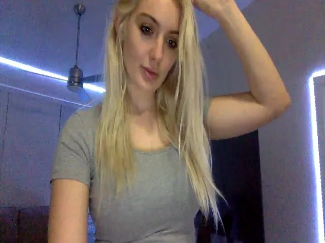 Live sex webcam photo for Sammy_gray #264080553