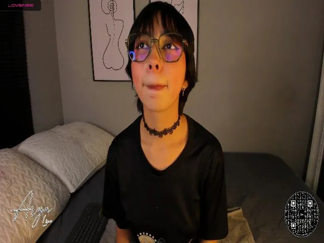 Live sex webcam photo for Arya_Line #252426526