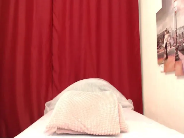 Live sex webcam photo for LoloMercier #252317515