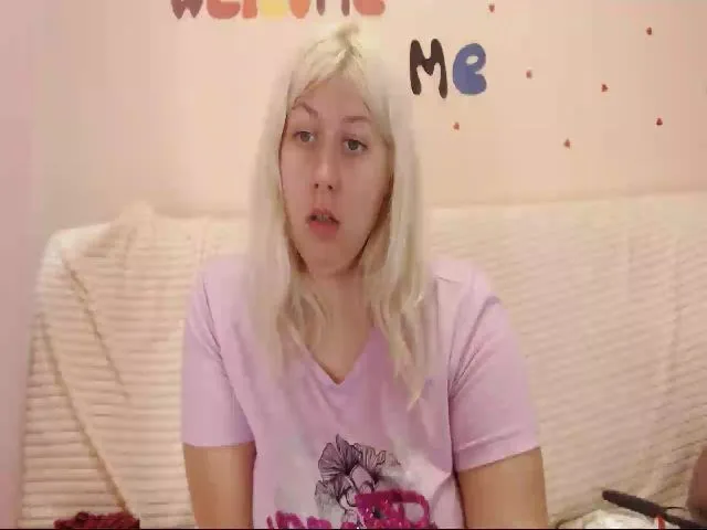 Live sex webcam photo for Kylie_Pag #253076187