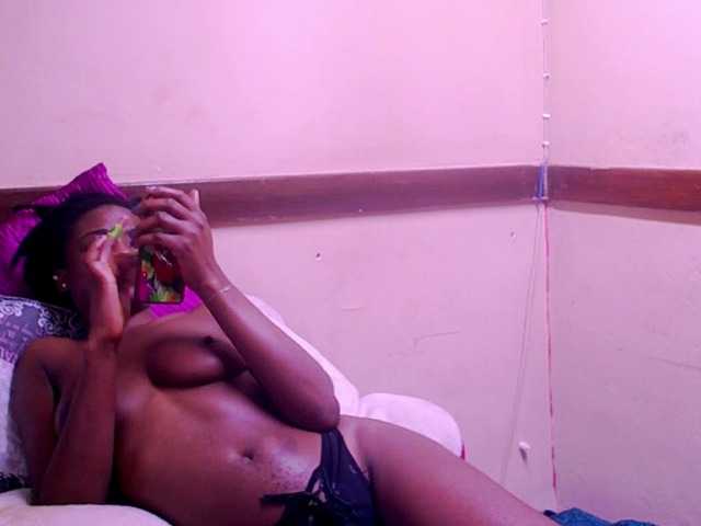 Live sex webcam photo for JahFoxy #263533171