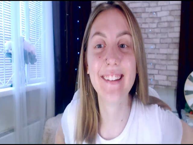 Live sex webcam photo for CumMeaRiver #264039440