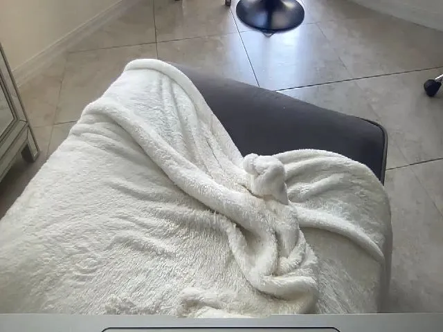 Live sex webcam photo for missbarbie22 #254245273