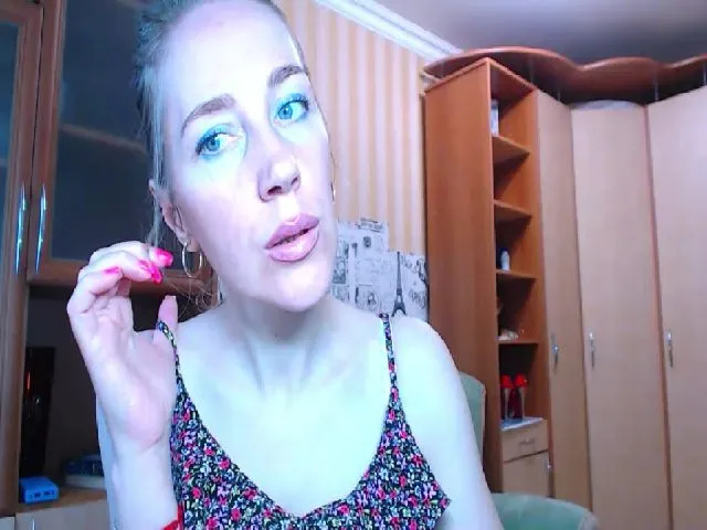 Live sex webcam photo for Oly_nice_ #255077522