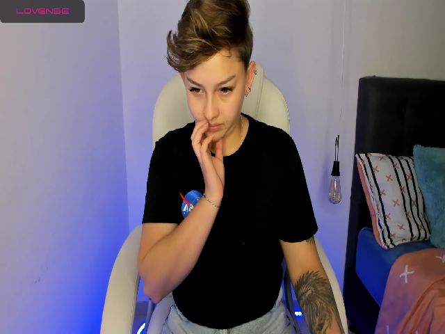 Live sex webcam photo for SalemJimenez #253655329