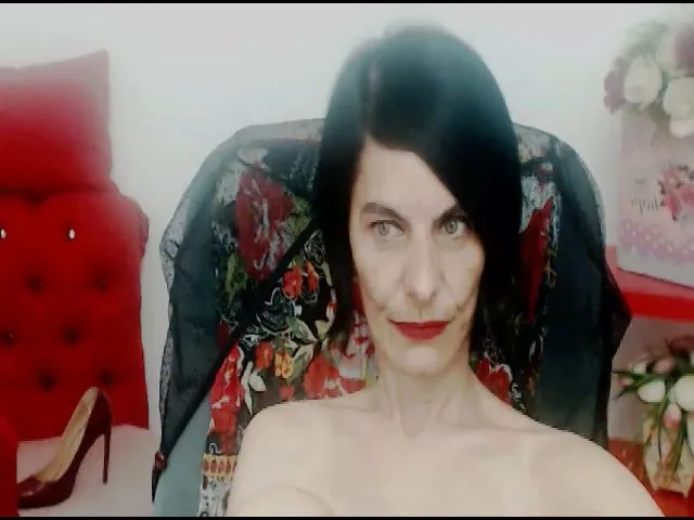 Live sex webcam photo for BestBangMilf #265467670